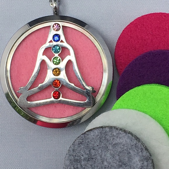 New! Aromatherapy Oil Diffuser Yoga Necklace - Picture 3 of 7